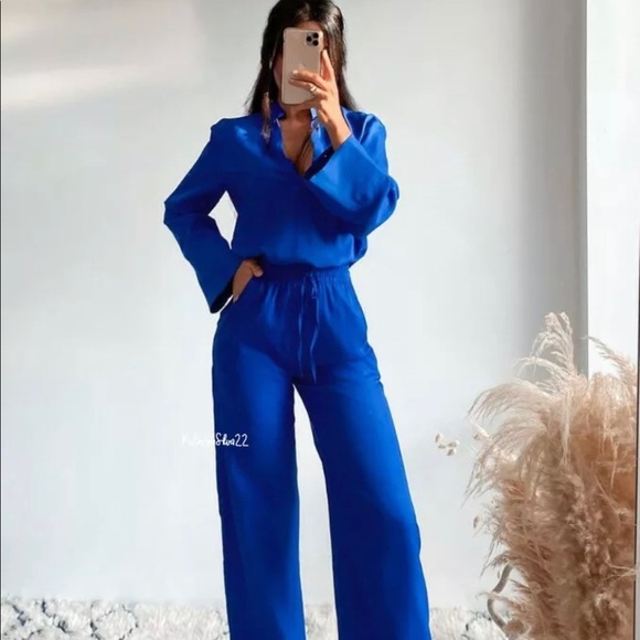 Zara Tops - ZARA NEW WOMAN SS21 BLUISH FLOWING BLOUSE WITH VENTS